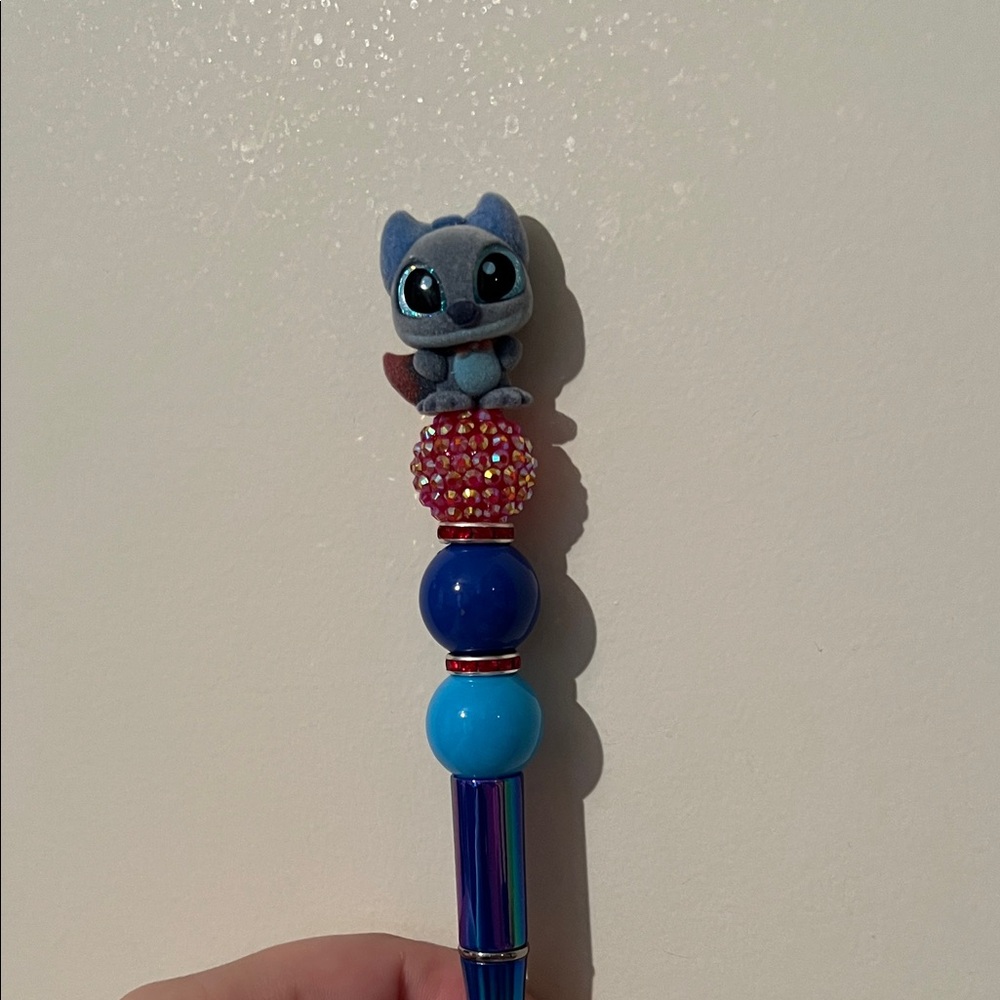 Stitch with Cape writing pen